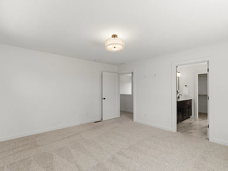 5007 NE 71st St — Photo 36