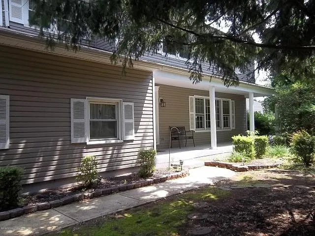 2 Silverbrook Pl photo 1
