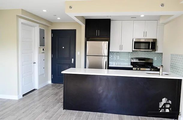 Rented by Metro Garden Realty NYC | media 10