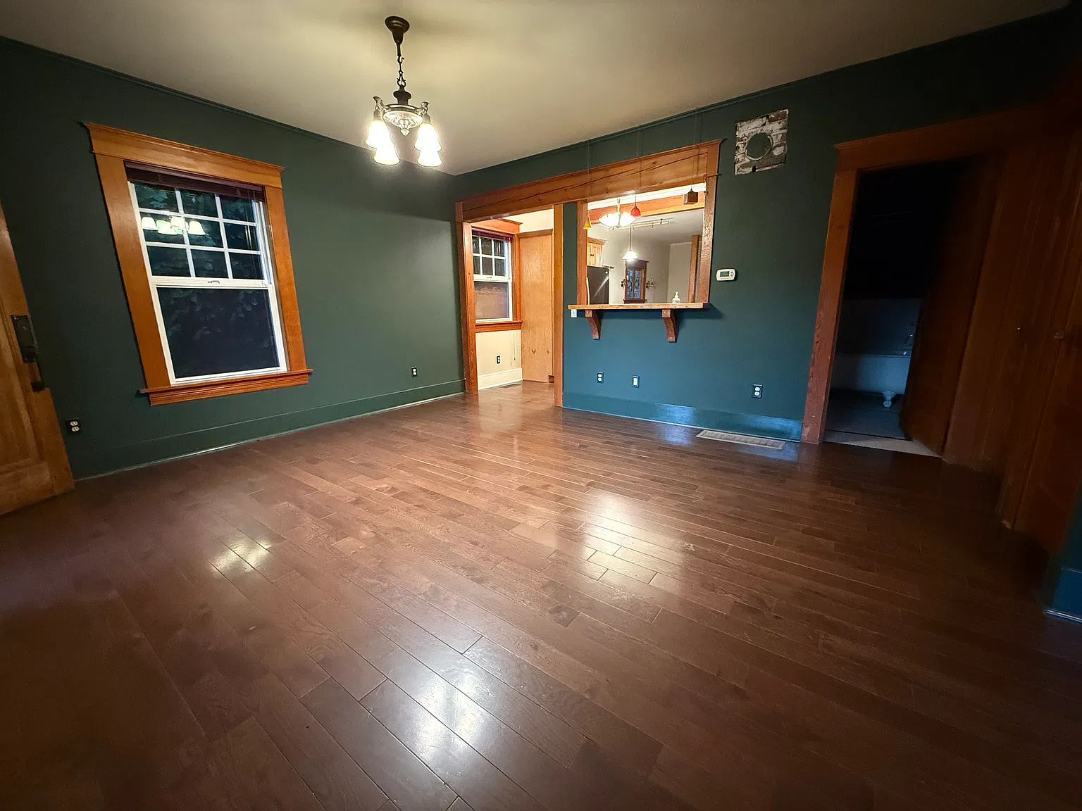 2 bed, 1040 sqft, $2,300 — Photo 4