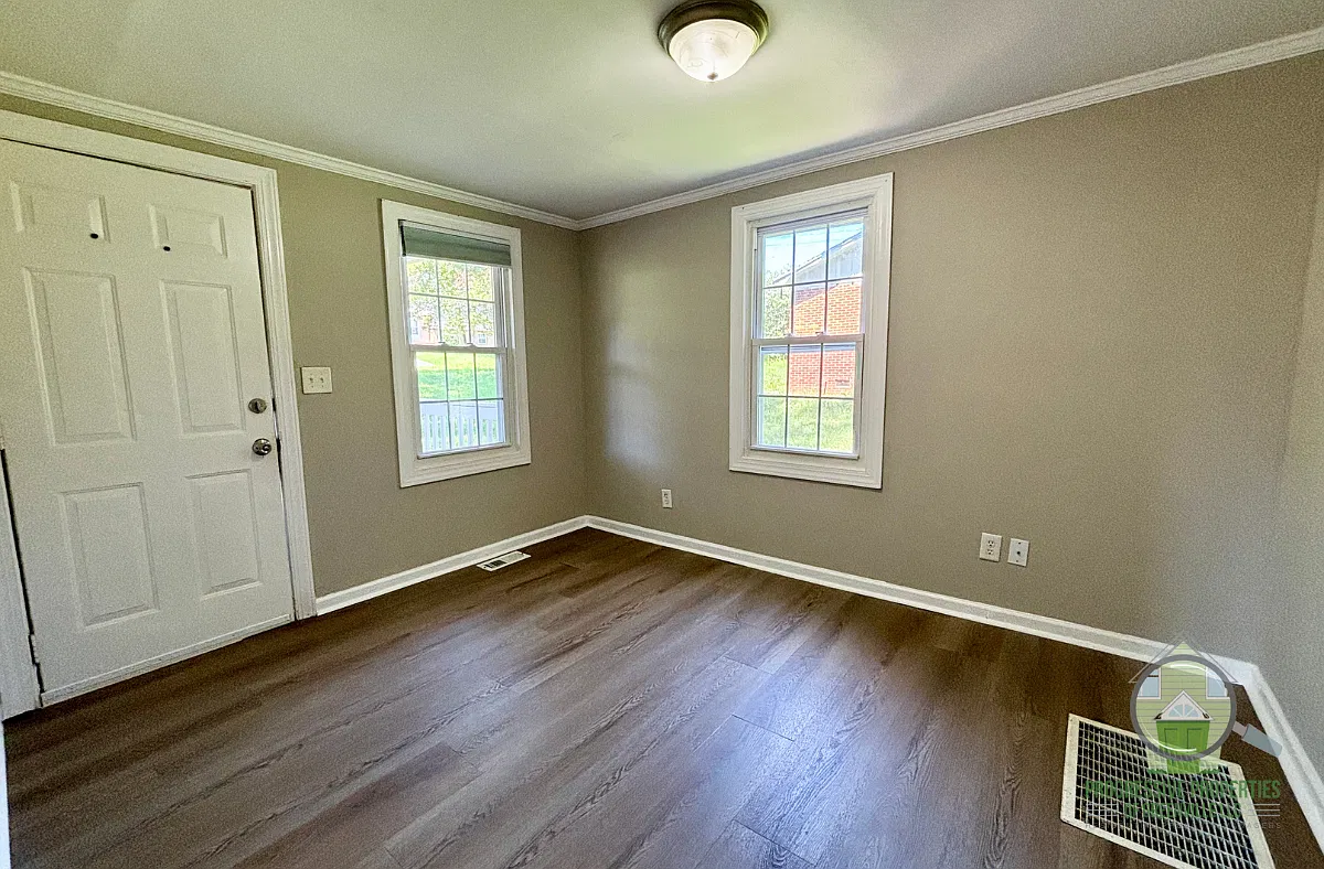 110 Boyd Avenue - 1 — Photo 2