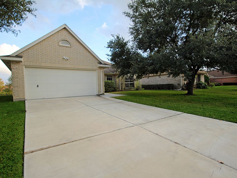 1st image of 715 W Peach Hollow Cir