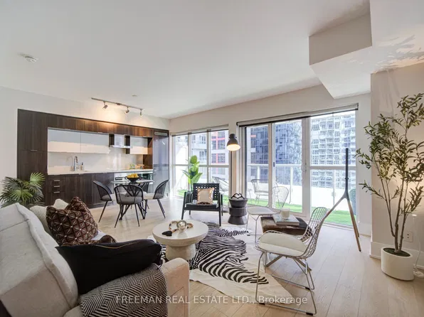300 Front St W #709, Toronto, ON M5V 0E9