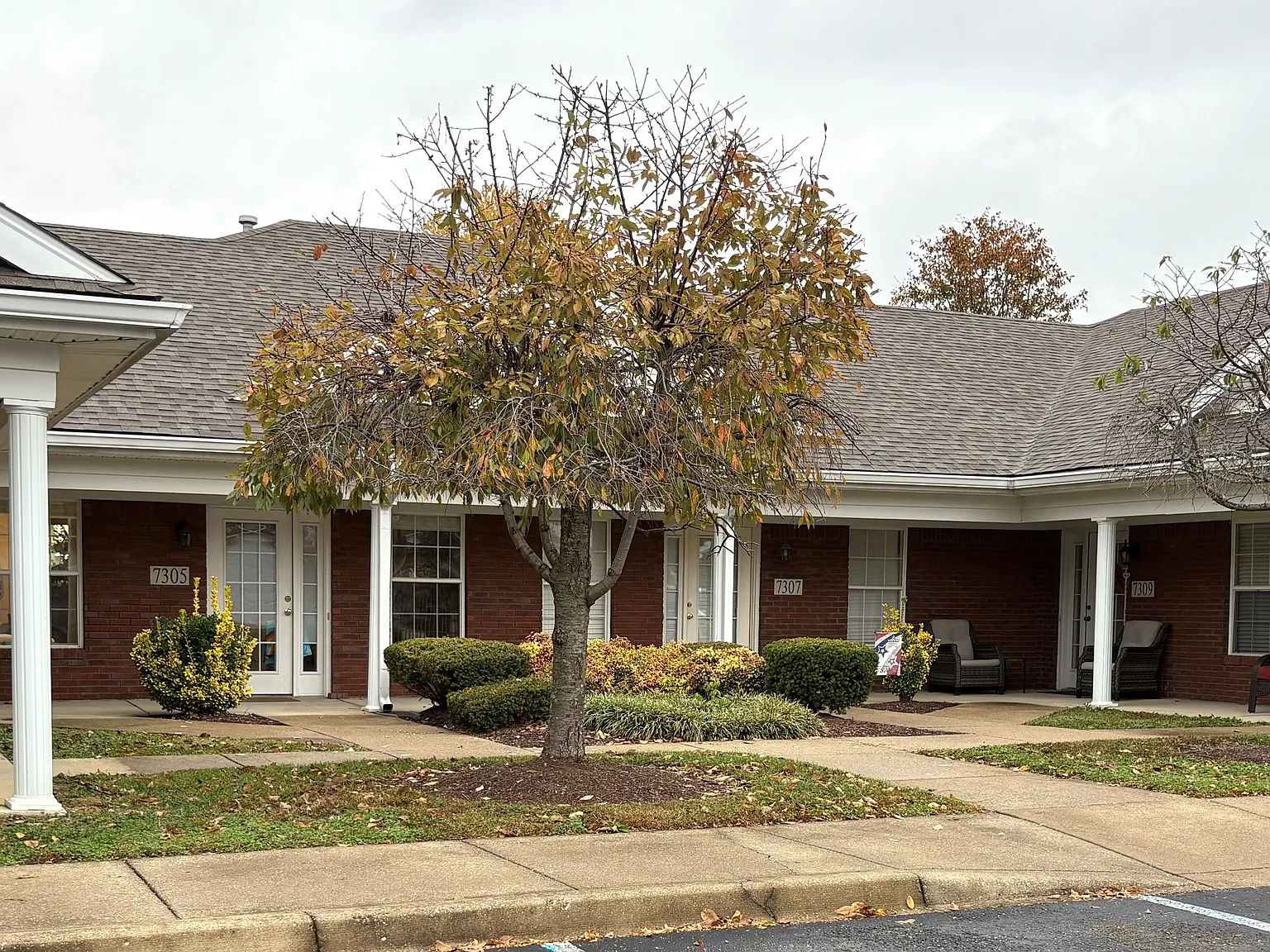 2 bed, 1.5 bath, 900 sqft, $1,250 — Photo 1