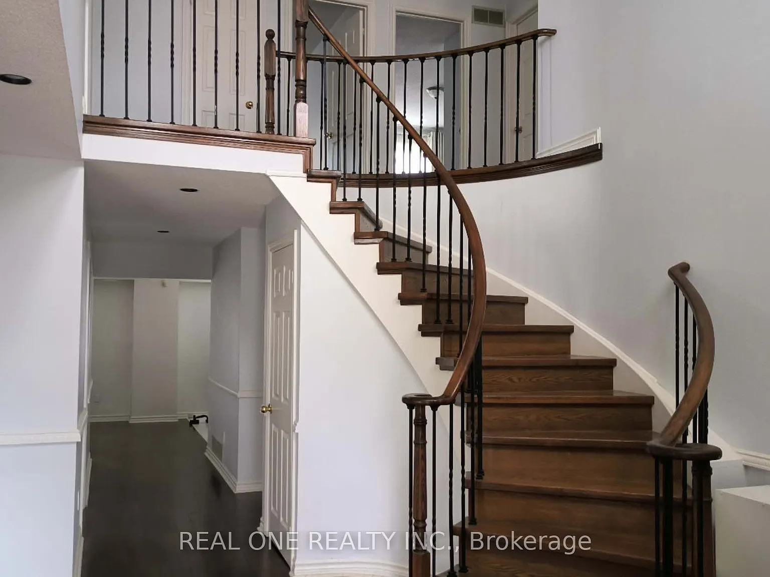 6 bed, $4,680 — Photo 4