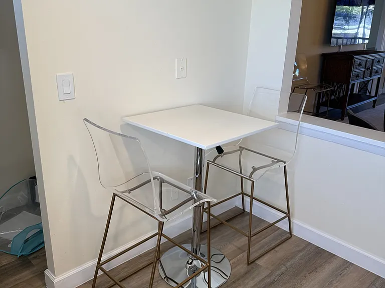 1900 Alamanda Dr #202 — Photo 4