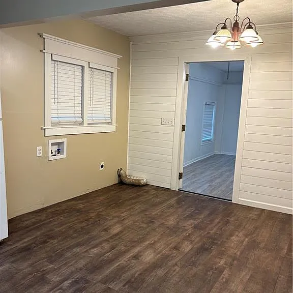 111 E Belmont Dr — Photo 12