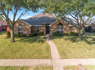 212 Barbara Way, Red Oak, TX 75154