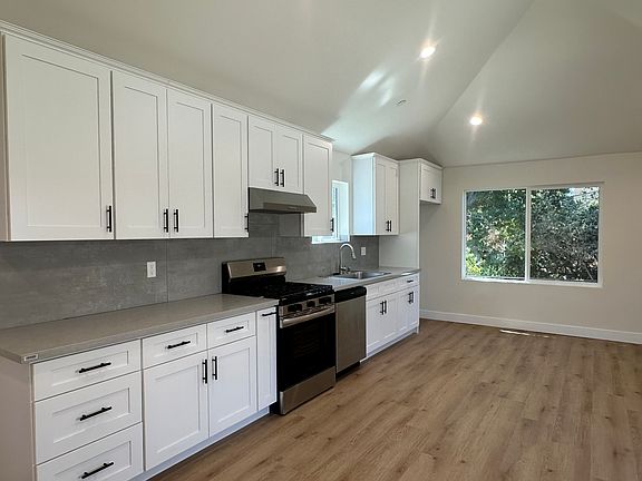 4th image of 241 W Lime Ave
