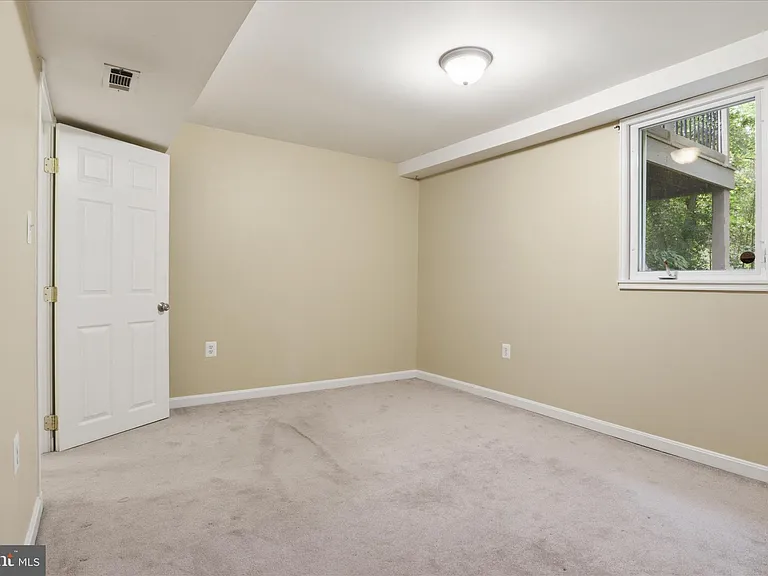 10617 Wheatley St — Photo 16