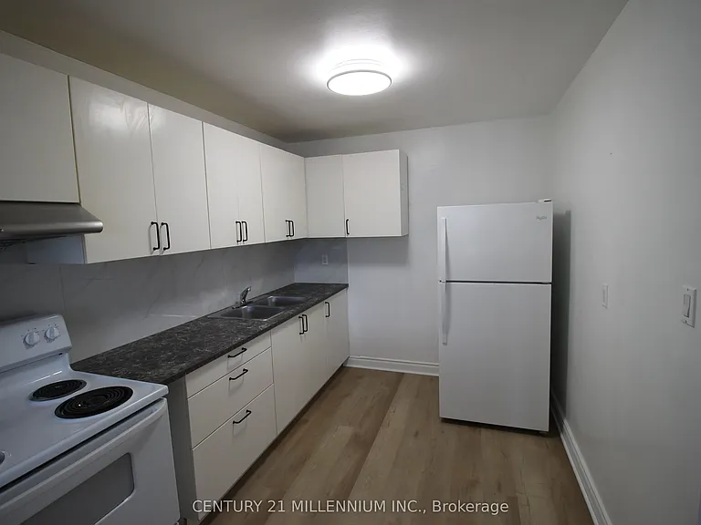 2991 Islington Ave #UPPER — Photo 13