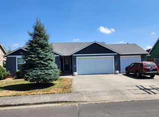 876 N 7th St, Powers, OR 97466