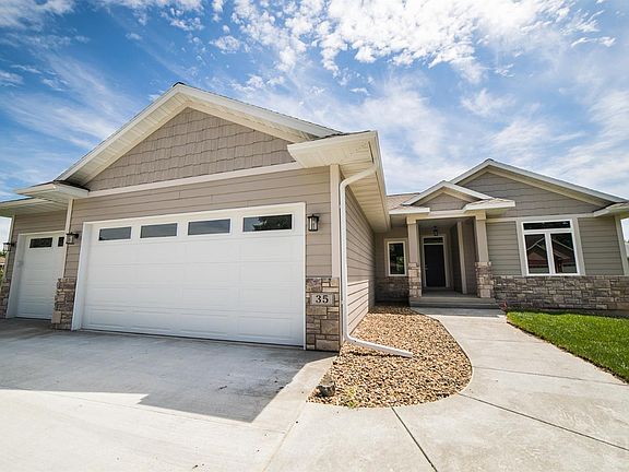 2nd image of 35 Venetian Dr