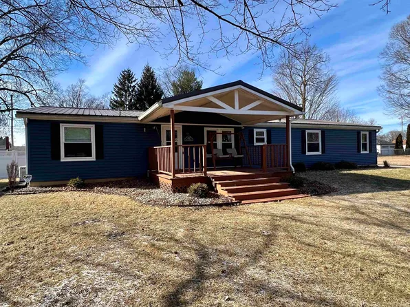 1502 College Ave, Rochester, IN 46975