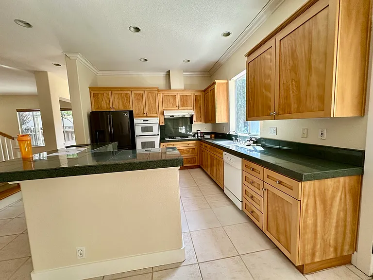 826 Chynoweth Ct — Photo 5
