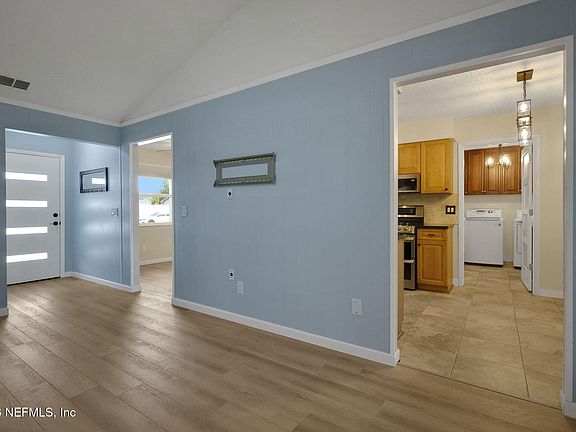 5th image of 11530 BROAD LEAF Drive