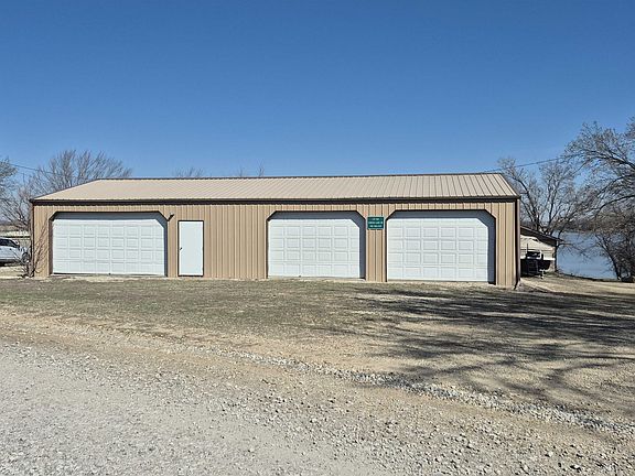 4th image of 104 Eureka Lake Rd