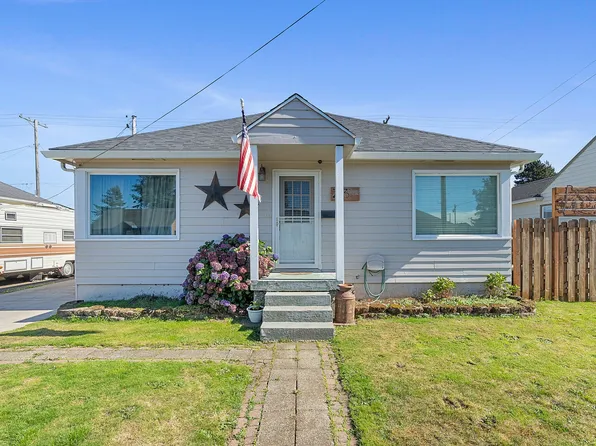 713 Manor Pl, Tillamook, OR 97141