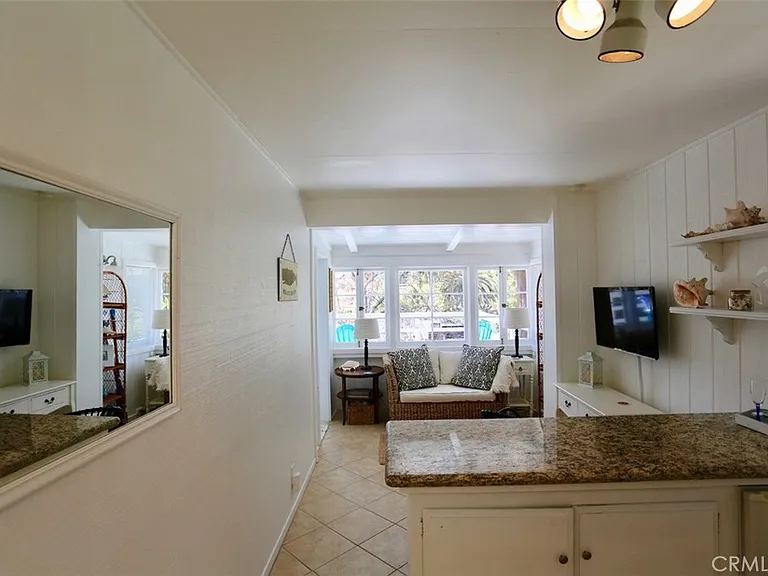 460 Saint Anns Dr — Photo 14