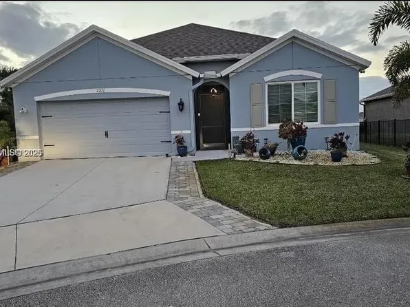 2271 Arlington Dr SW, Vero Beach, FL 32968