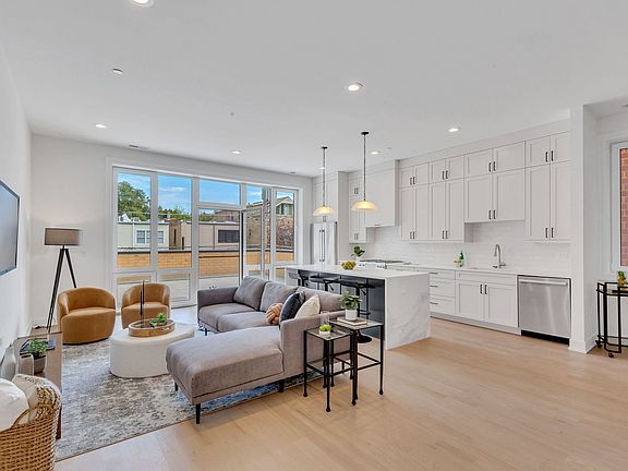2nd image of 4939 N Damen Ave #203