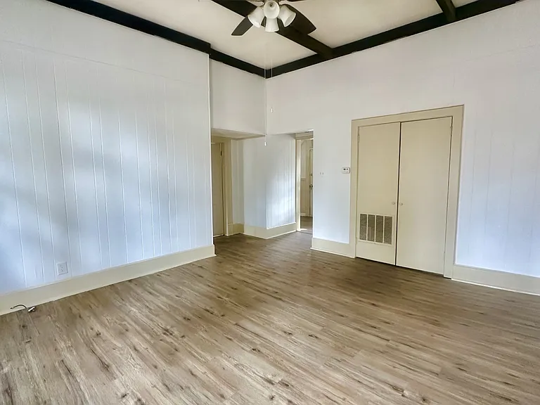501 W Gordon St — Photo 8