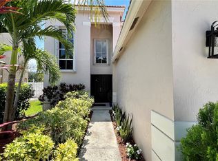 1040 Briar Ridge Rd, Weston, FL 33327