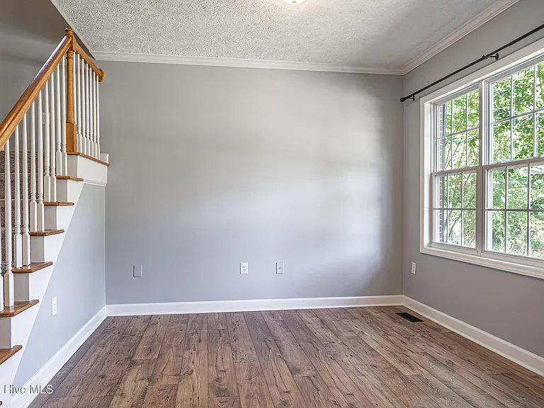 108 Silverburn Pl — Photo 5