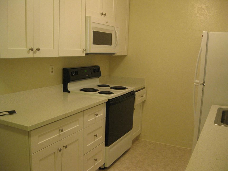 1st image of 14245 Lora Dr APT 8