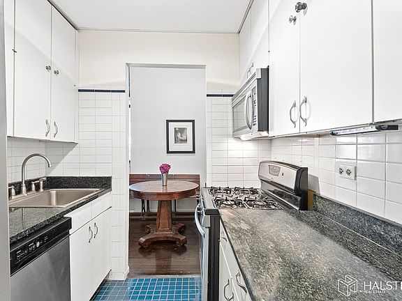 4th image of 61 Irving Pl APT 1B
