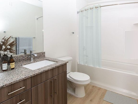 3rd image of 550 E South Temple St #228