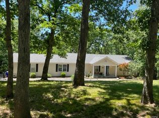 18532 Hawks Hill Rd, Pacific, MO 63069