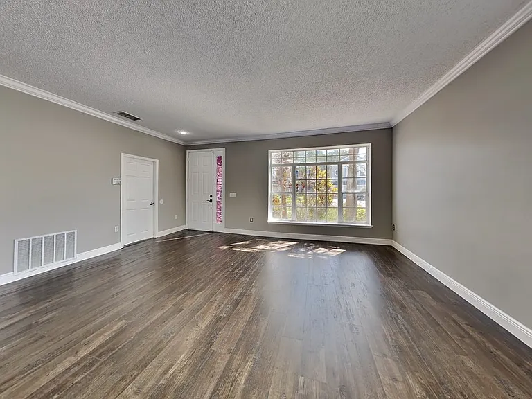 1735 White Heron Bay Cir — Photo 4