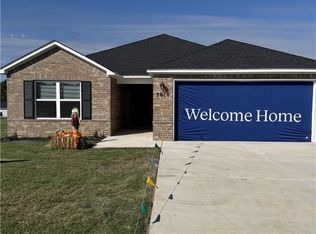 3610 N J R Martin Dr, Siloam Springs, AR 72761