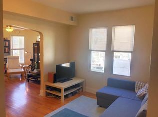 1235 W Winona St APT 2E, Chicago, IL 60640