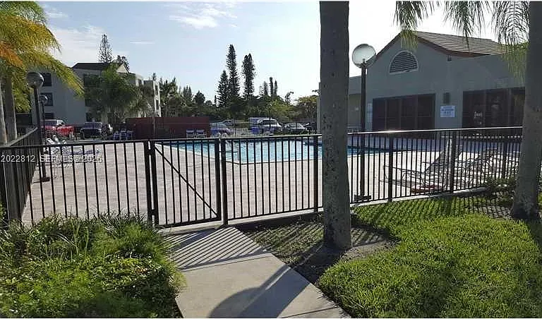 212 Lake Pointe Dr #113 — Photo 81
