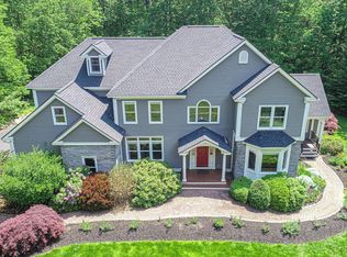 5 Gale Rd, Hampton, NH 03842