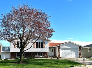 1015 28th St, Peru, IL 61354