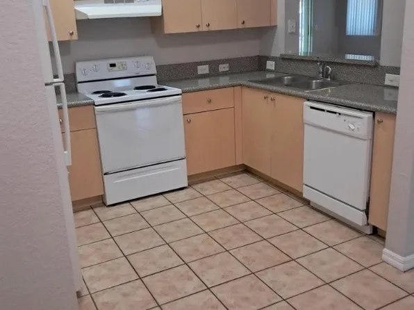 260 Crestwood Cir, West Palm Beach, FL 33411