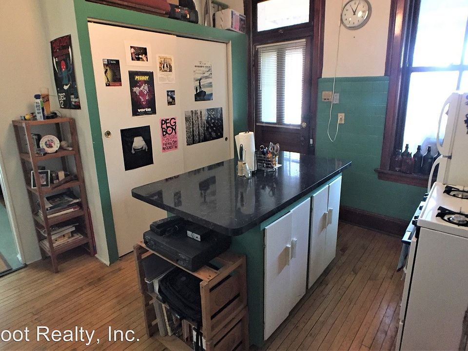 1st image of 1108 N Damen Ave APT 2R