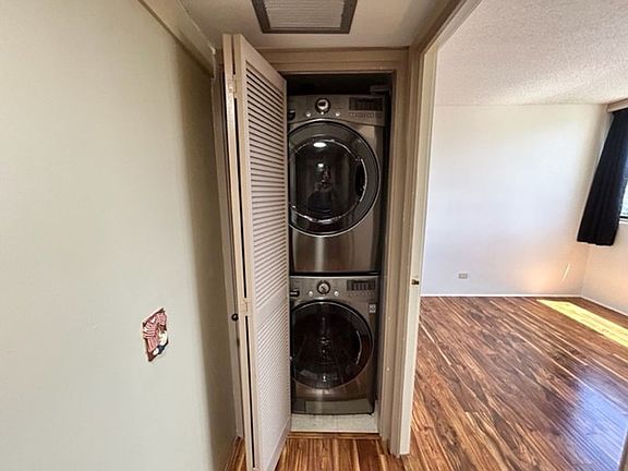 5th image of 1114 Punahou St APT 9A