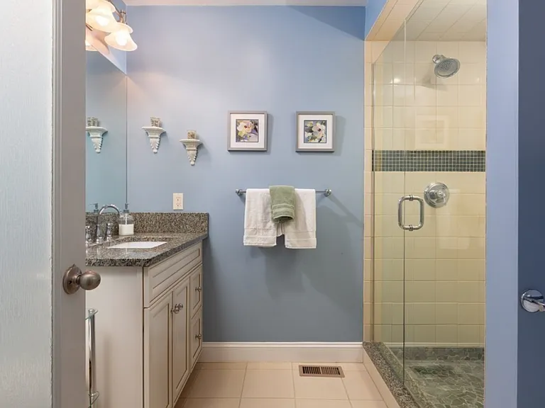 171 Bowen St #1 — Photo 7