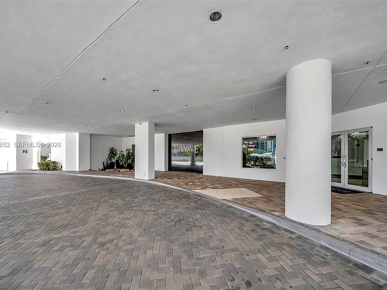 401 SW 4th Ave #203 — Photo 48