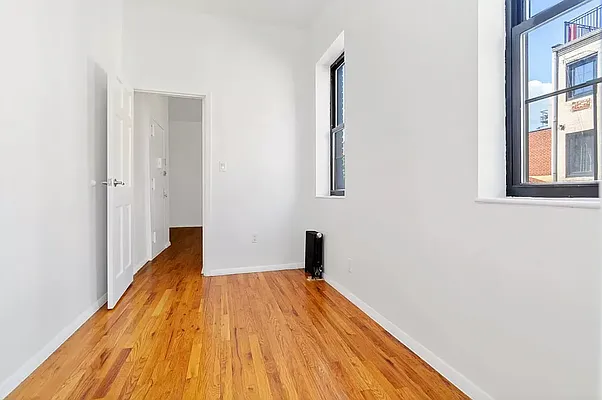 Rented by REAL New York | media 12