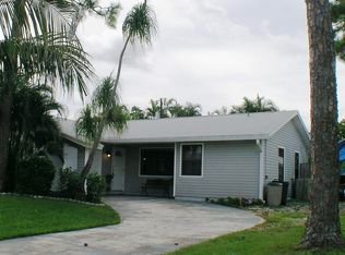 5470 Greenwood Dr, Delray Beach, FL 33484