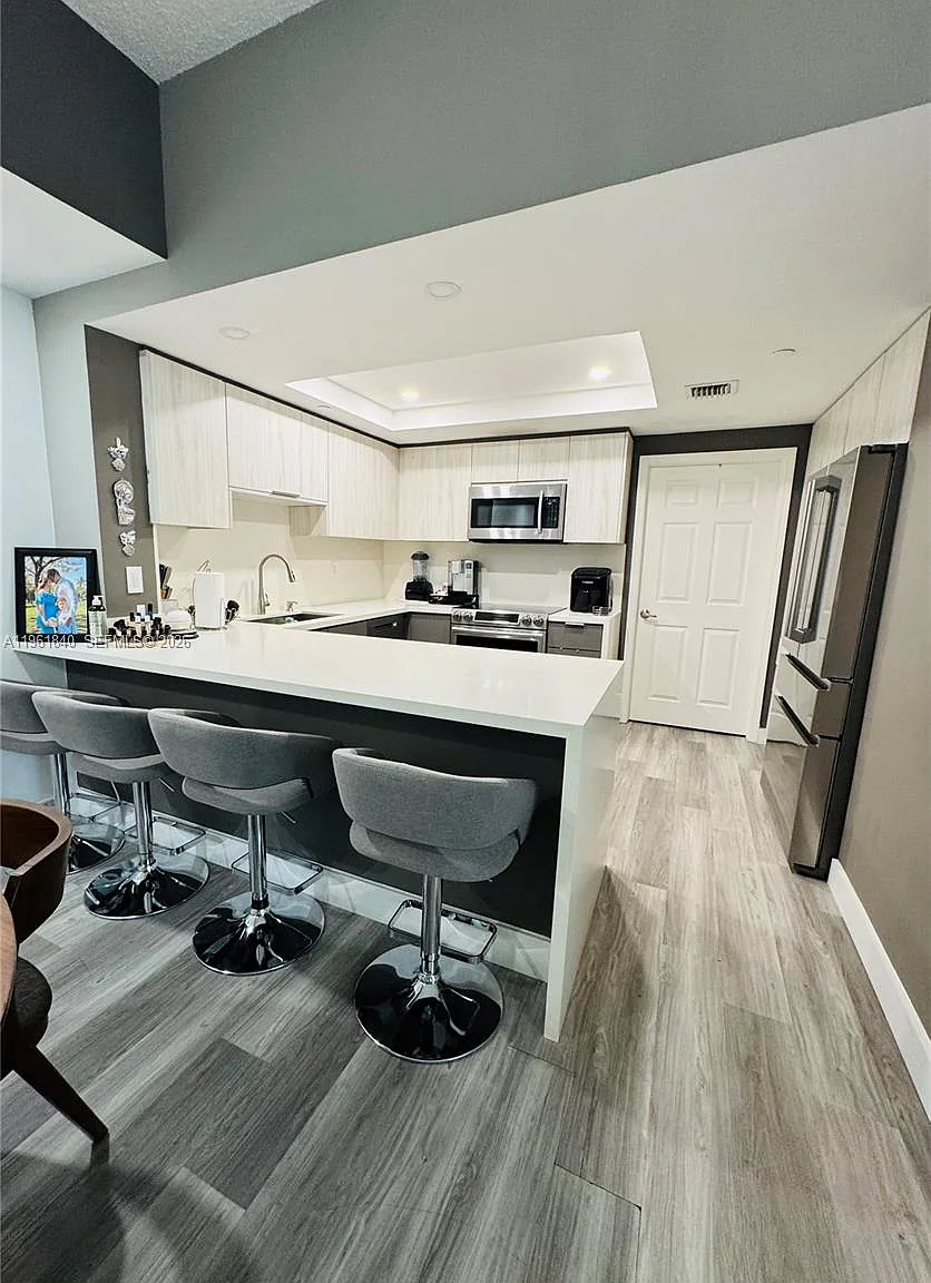 Doral House Condo No 3 — Photo 2