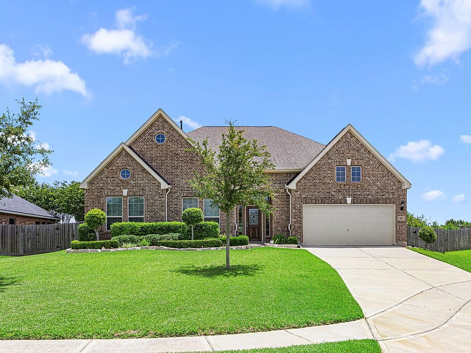 1st image of 90 Rivercove Ln