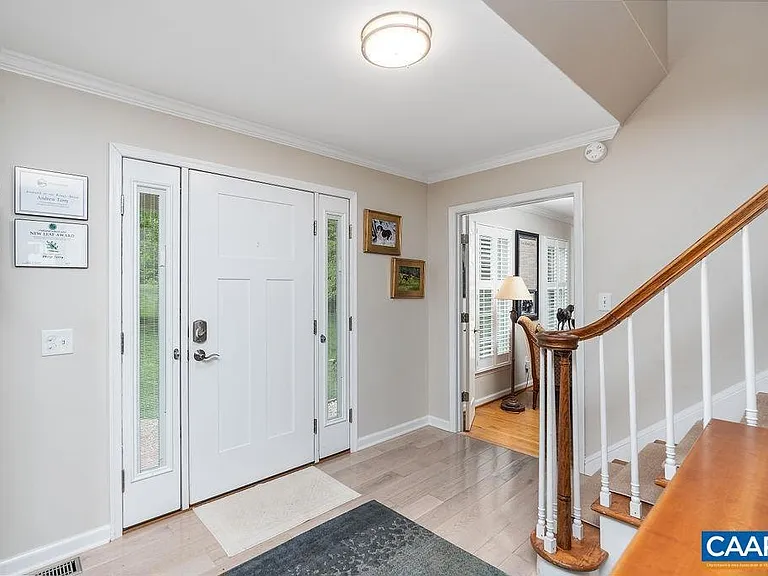 2810 Locust Hill Dr — Photo 3