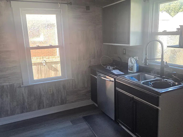 1914 Treadway Ave — Photo 2