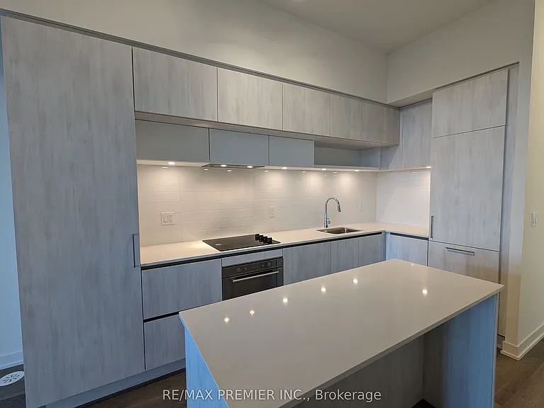 11 Steckley House Ln #409 — Photo 7